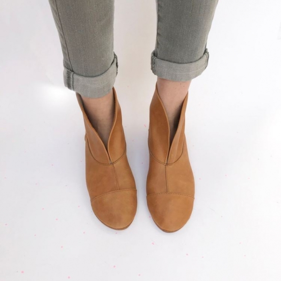 Women's Ankle Boots in Tan Leather Low Heel Soft Cowboy | Canada