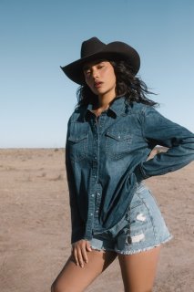 Special Offer Idyllwind Women's Abbott Dark Wash Chambray Long Sleeve Snap Western Shirt | Dark Wash Special Offer Idyllwind Women's Abbott Dark Wash Chambray Long Sleeve Snap Western Shirt | Dark Wash