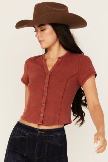 Special Offer Idyllwind Women's Solid Short Sleeve Button-Down Cropped Tee | Red Special Offer Idyllwind Women's Solid Short Sleeve Button-Down Cropped Tee | Red