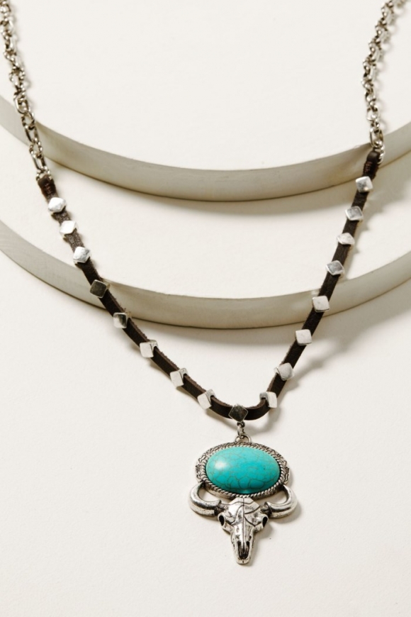 Special Offer Idyllwind Women's Lavergne Turquoise Stone Bull Head Necklace | Silver Special Offer Idyllwind Women's Lavergne Turquoise Stone Bull Head Necklace | Silver