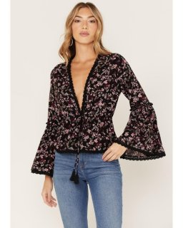 Special Offer Idyllwind Women's Fall For Me Floral Print Bell Sleeve Kimono | Black Special Offer Idyllwind Women's Fall For Me Floral Print Bell Sleeve Kimono | Black