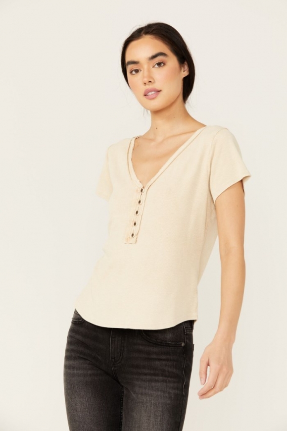 Special Offer Idyllwind Women's Vaughn Henley Short Sleeve Shirt | Off White Special Offer Idyllwind Women's Vaughn Henley Short Sleeve Shirt | Off White