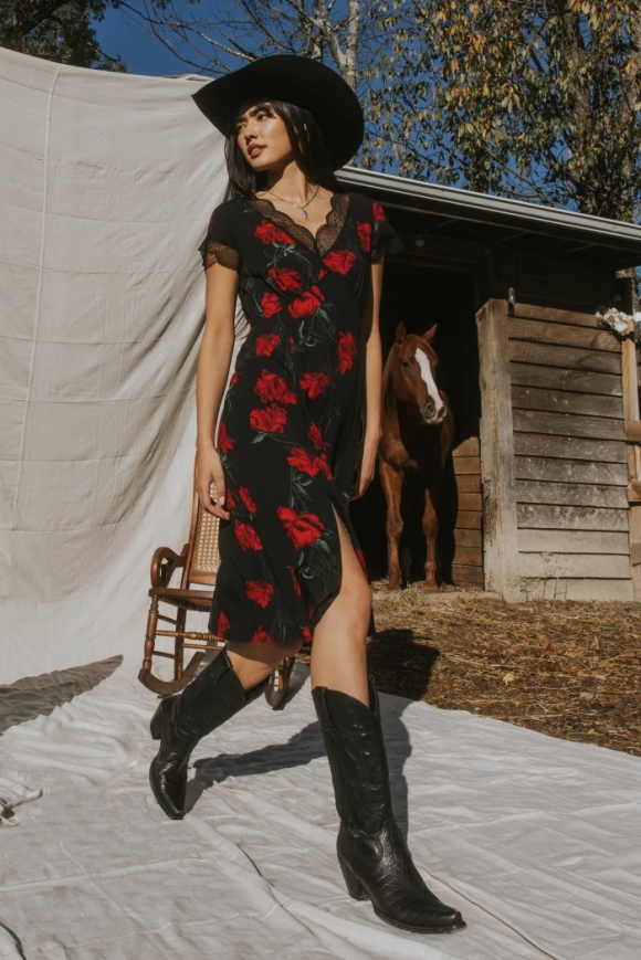 Special Offer Idyllwind Women's Rosely Floral Print Lace Trim Midi Dress | Black Special Offer Idyllwind Women's Rosely Floral Print Lace Trim Midi Dress | Black