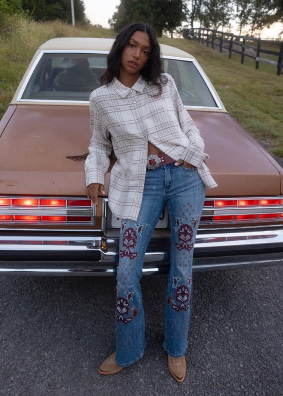 Special Offer Idyllwind Women's Briley Medium Wash Mid Rise Embellished Stretch Bootcut Jeans | Medium Wash Special Offer Idyllwind Women's Briley Medium Wash Mid Rise Embellished Stretch Bootcut Jeans | Medium Wash