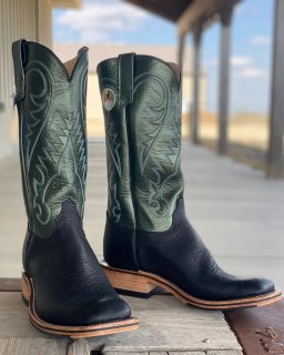 New Arrivals Olathe Black Mule Boots - Black/Green