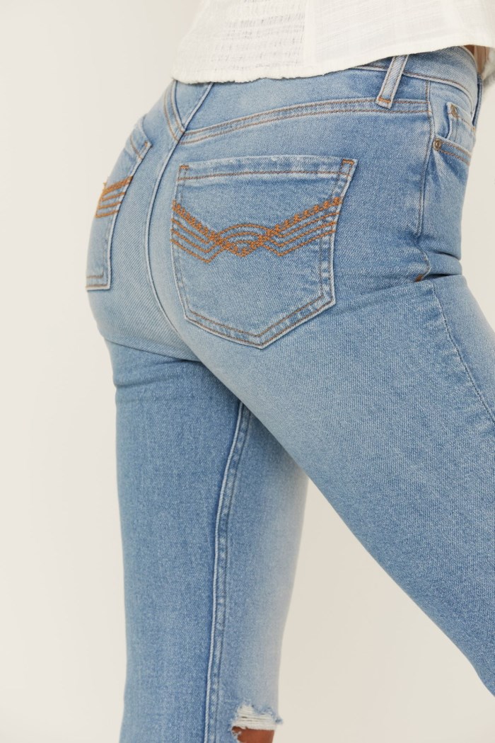 Special Offer Idyllwind Women's High Risin' Roadtrip Wash Stretch Distressed Knee Flare Jeans | Medium Wash