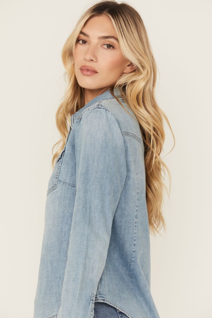 Special Offer Idyllwind Women's Medium Wash Long Sleeve Snap Denim Shirt | Light Wash