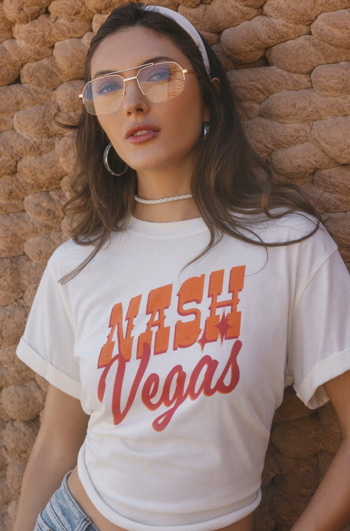 Special Offer Idyllwind Women's Nashvegas Short Sleeve Relaxed Graphic Tee | Ivory