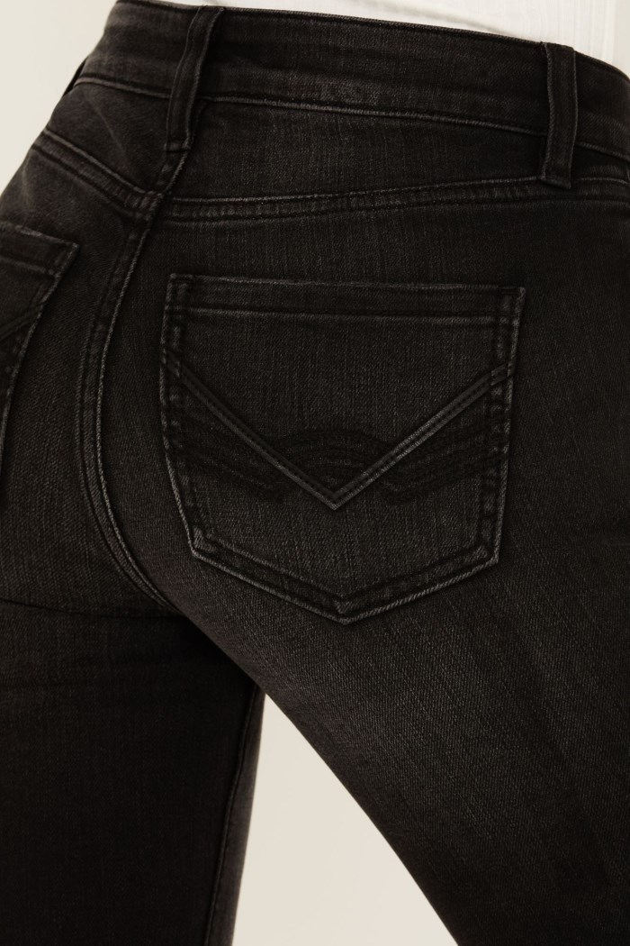 Special Offer Idyllwind Women's Shadow Lane Mid Rise Debbie Stretch Bootcut Jeans | Black