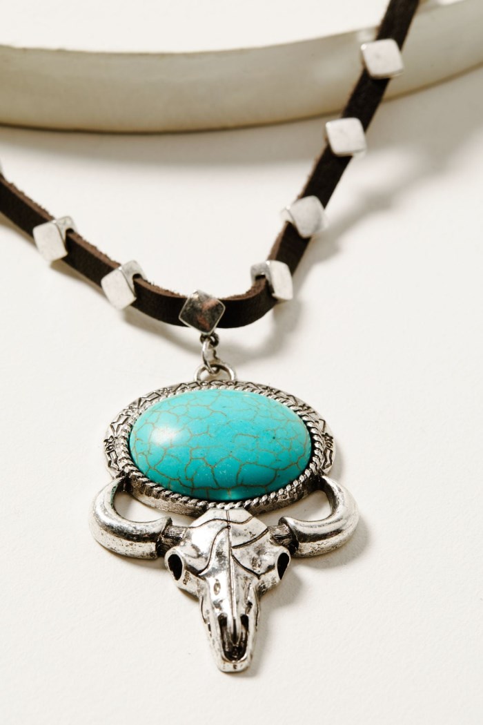 Special Offer Idyllwind Women's Lavergne Turquoise Stone Bull Head Necklace | Silver