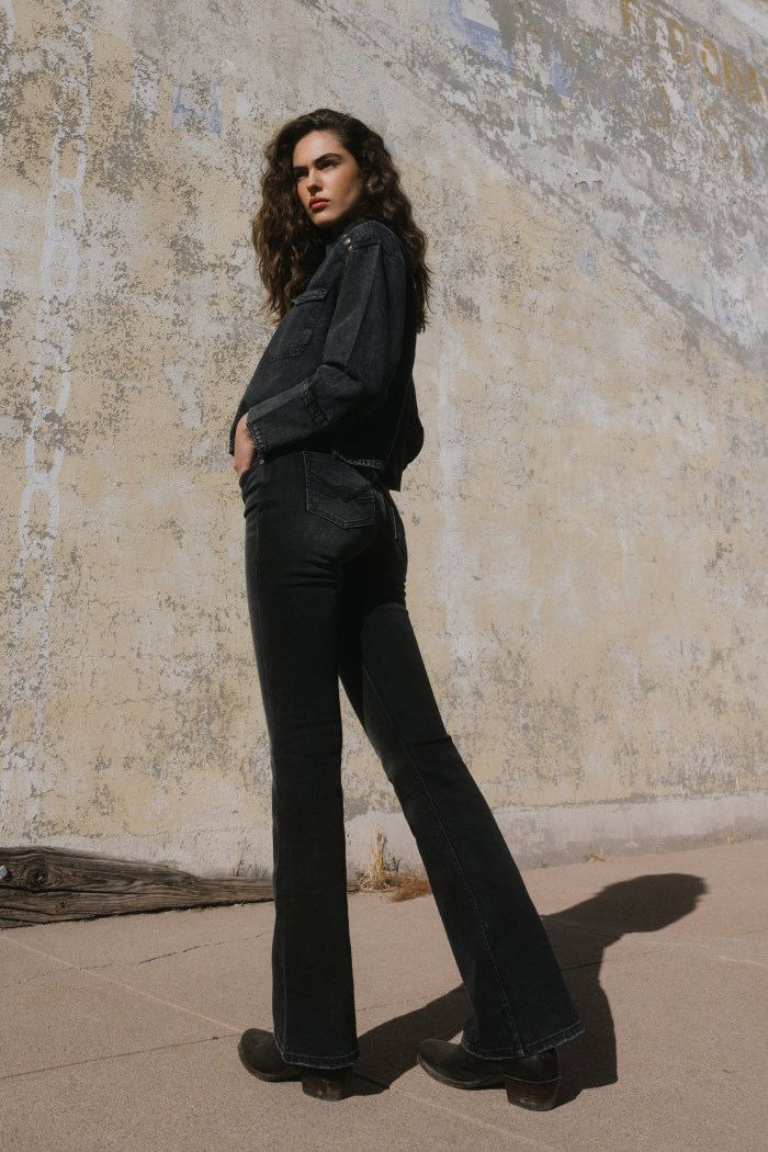 Special Offer Idyllwind Women's Knight Legend High Rise Bootcut Super Stretch Denim Jeans | Black