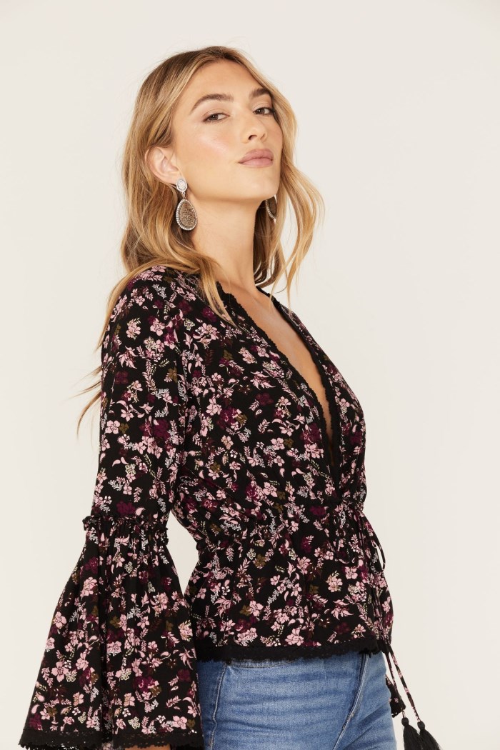 Special Offer Idyllwind Women's Fall For Me Floral Print Bell Sleeve Kimono | Black