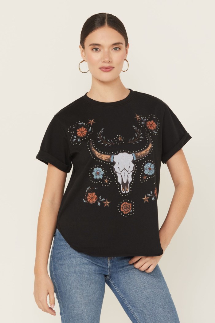 Special Offer Idyllwind Women's Studded Bull Skull Short Sleeve Graphic Tee | Black