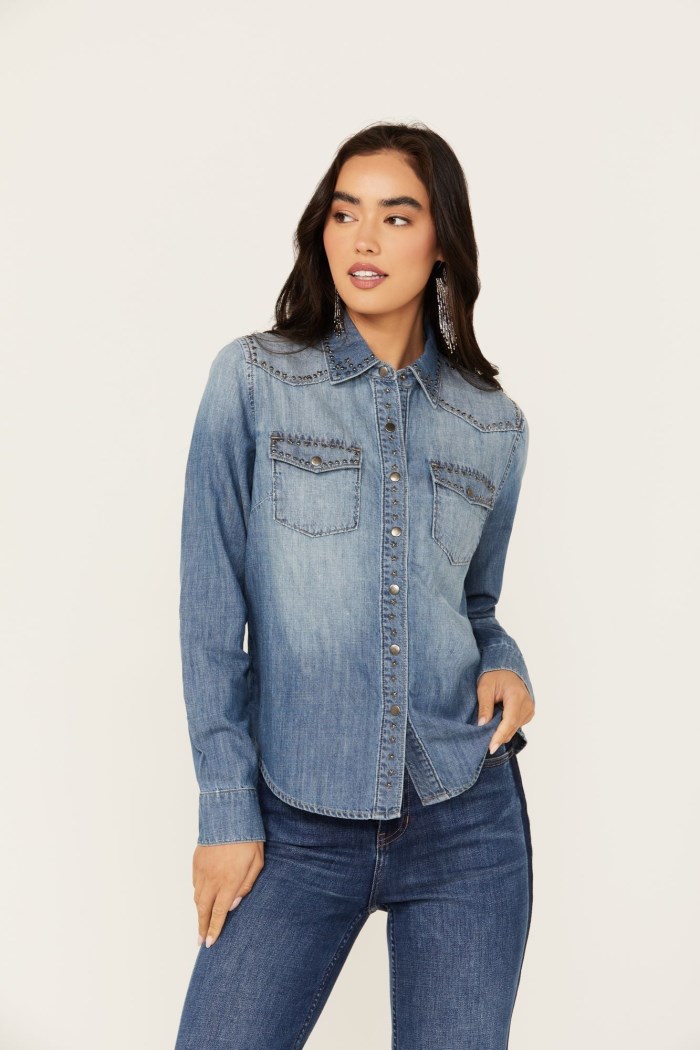 Special Offer Idyllwind Women's Rigid Wayside Studded Chambray Long Sleeve Snap Western Shirt | Medium Wash