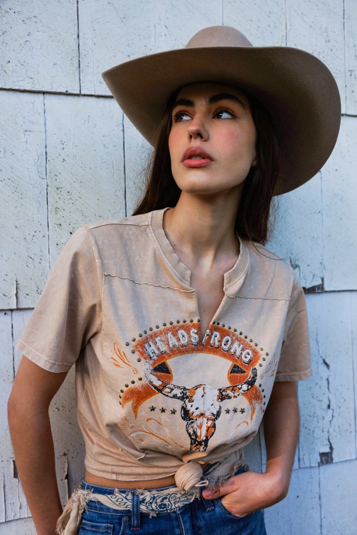 Special Offer Idyllwind Women's Max Headstrong Short Sleeve Graphic Tee | Wheat