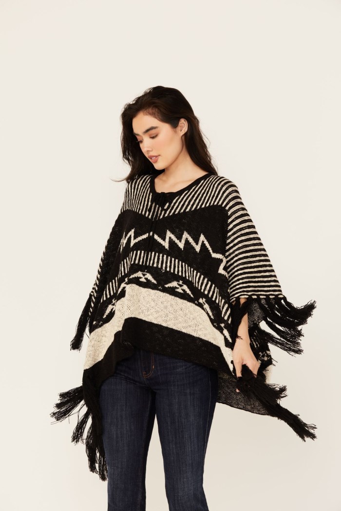 Special Offer Idyllwind Women's Eatons Thunderbird Poncho Sweater | Black