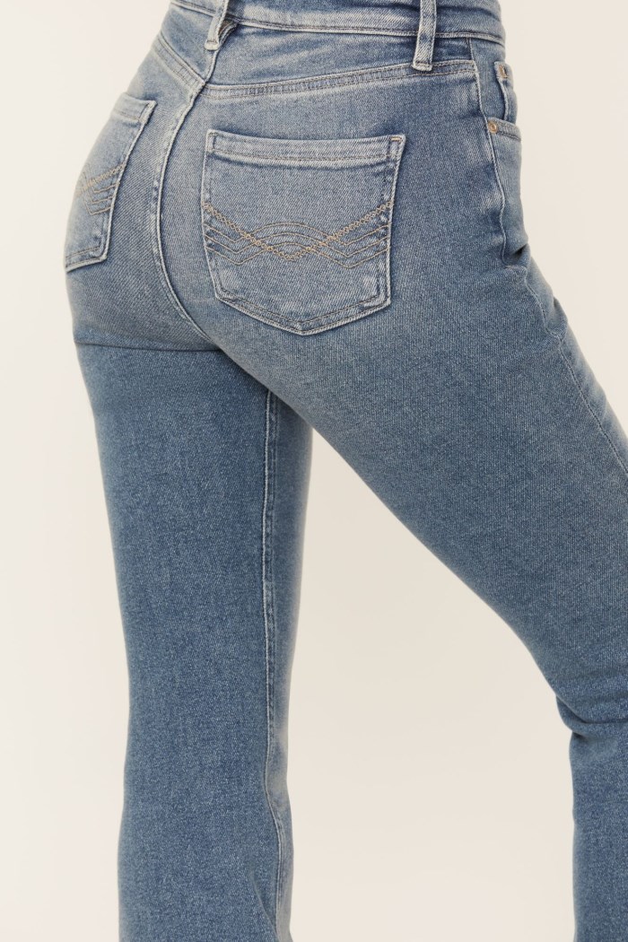 Special Offer Idyllwind Women's Barnwell Medium Wash High Rise Flare Stretch Denim Jeans | Medium Wash