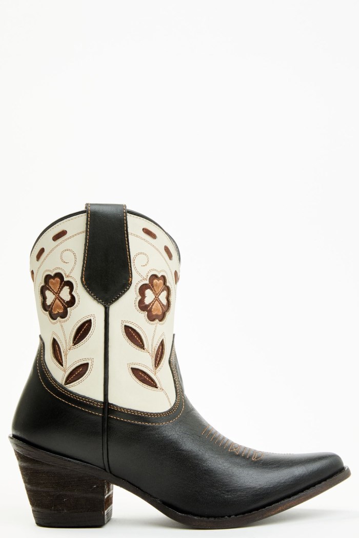 Special Offer Idyllwind Women's Runaway Black Western Booties - Round Toe | Black