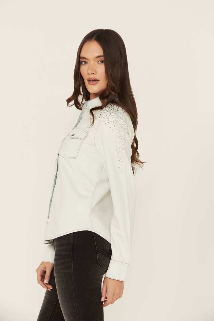 Special Offer Idyllwind Women's Embellished Light Wash Long Sleeve Snap Denim Shirt | Light Wash