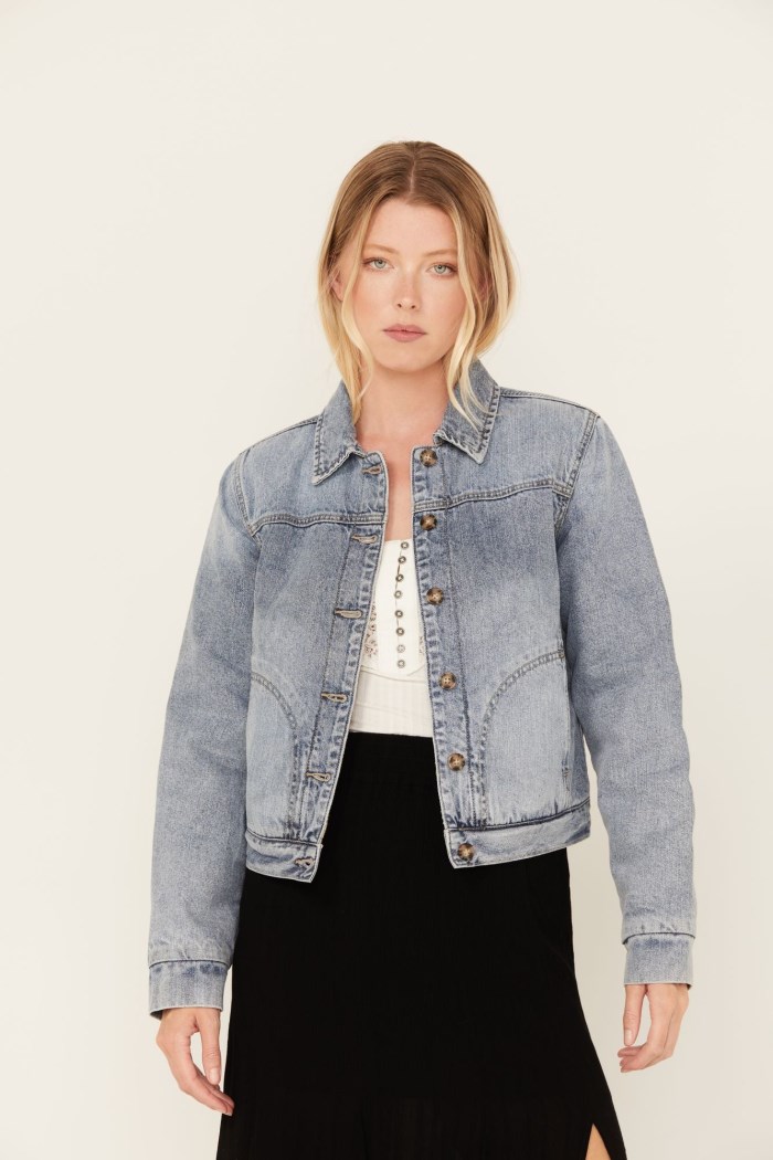 Special Offer Idyllwind Women's Barton Reversible Denim Blanket Jacket | Light Wash