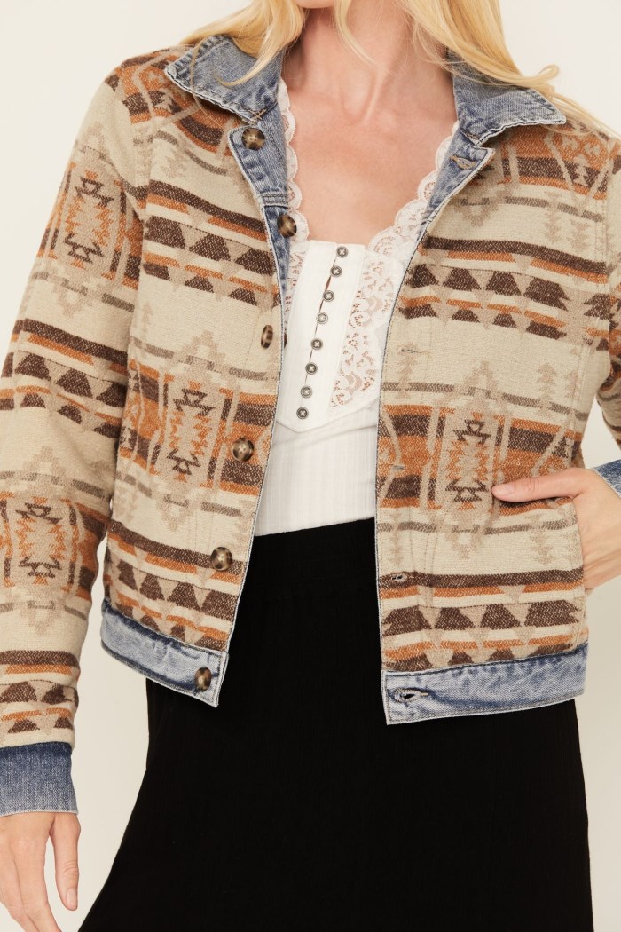 Special Offer Idyllwind Women's Barton Reversible Denim Blanket Jacket | Light Wash