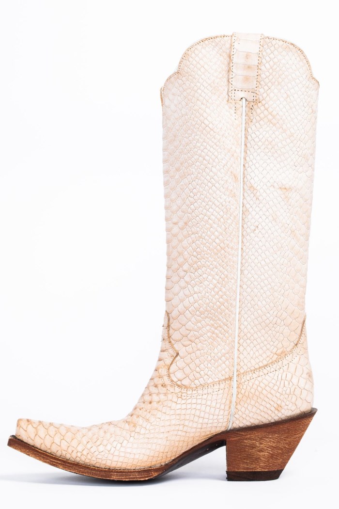 Special Offer Idyllwind Women's Strut White Western Boots - Snip Toe | Ivory