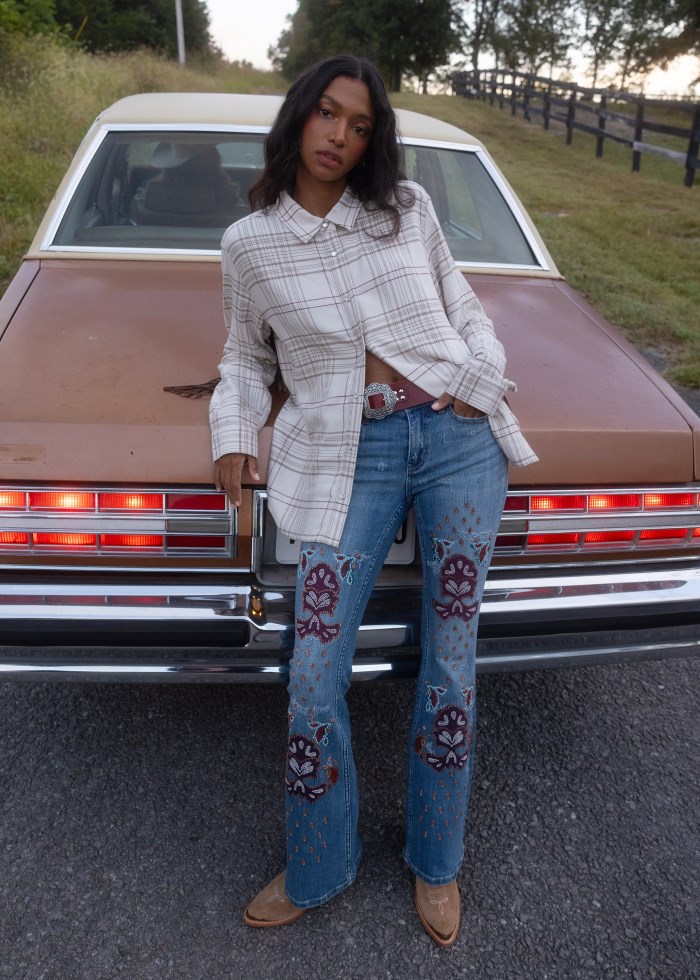 Special Offer Idyllwind Women's Briley Medium Wash Mid Rise Embellished Stretch Bootcut Jeans | Medium Wash