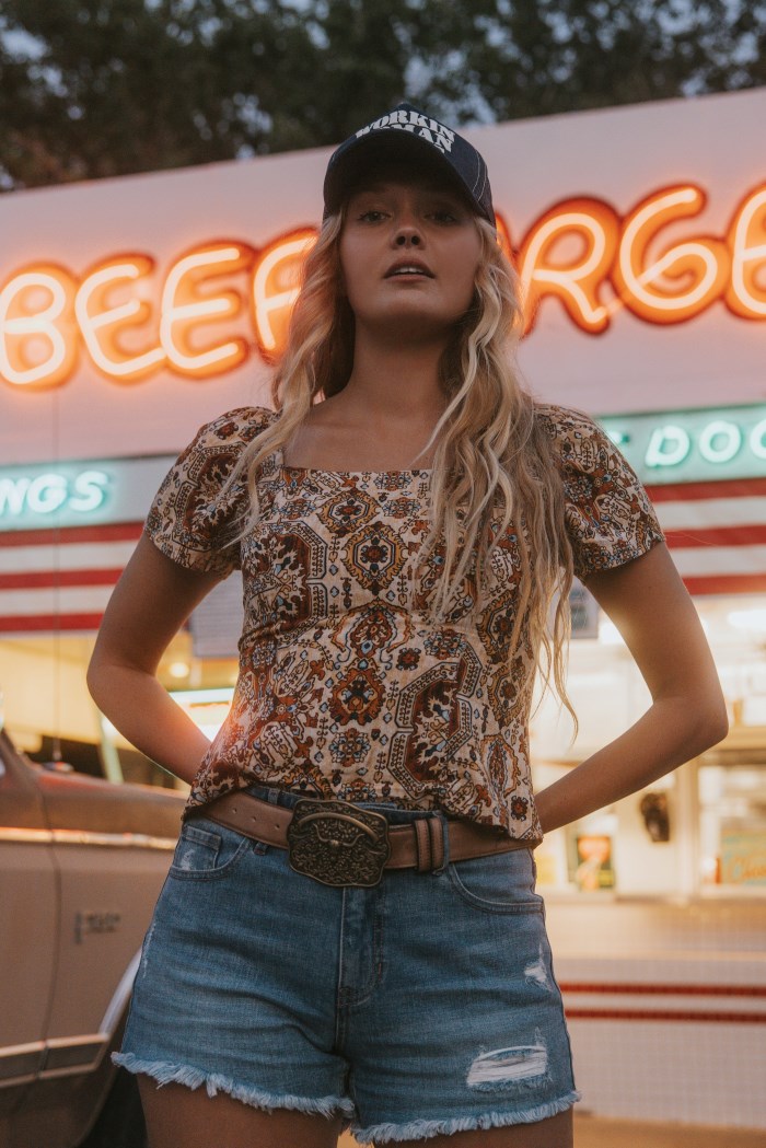 Special Offer Idyllwind Women's Slaydon Tapestry Print Short Sleeve Shirt | Lt Brown